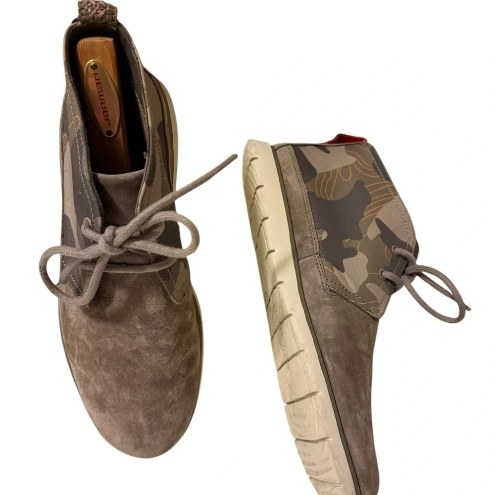 UGG BRINDLE FREAMON CAMO SUEDE CHUKKA ANKLE BOOTS, MEN US